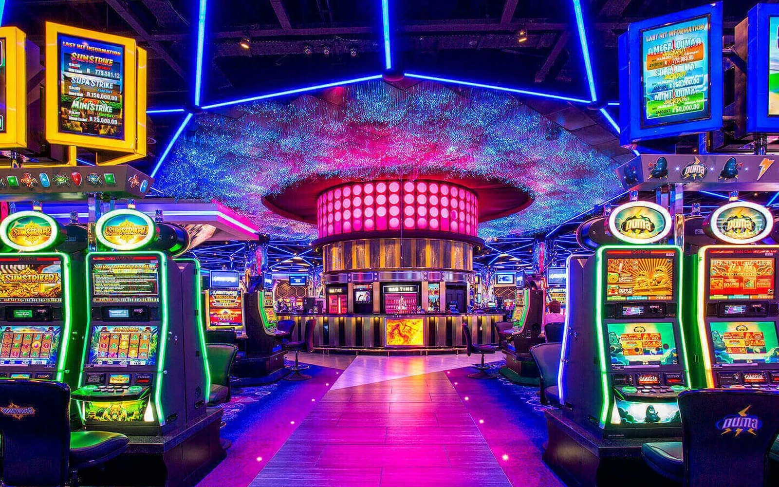 Ilustrasi permainan slot dengan cahaya reel berwarna